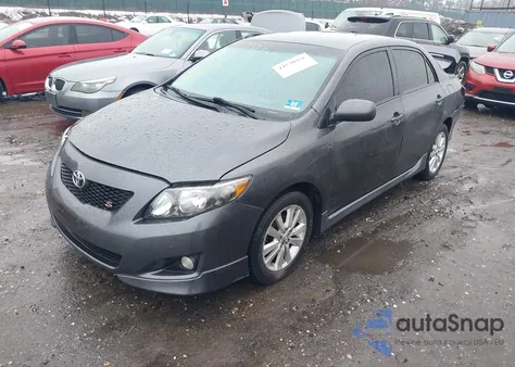 2010 Toyota Corolla S z USA, uszkodzony, nr VIN 2T1BU4EE2AC348138